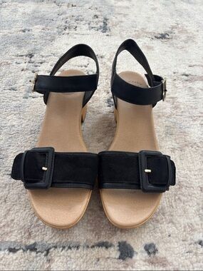 Women’s Dr. Scholl's Black front Buckle Sandals size 8M